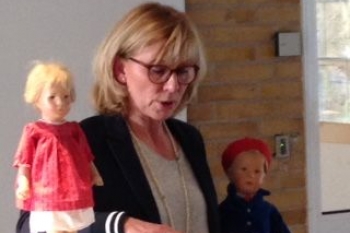 Z Martina Fesser stellte Margarete Steiff und ihre Puppen vor.